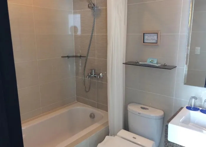 Mactan Newtown With Free Airport Pickup Aparthotel 3*